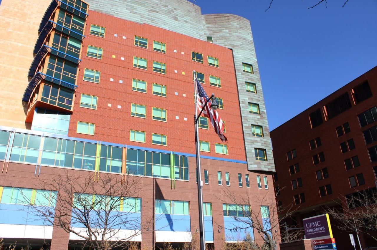 Steps Away From Hospital - 2 Queen Bed - City View Pittsburgh Eksteriør bilde